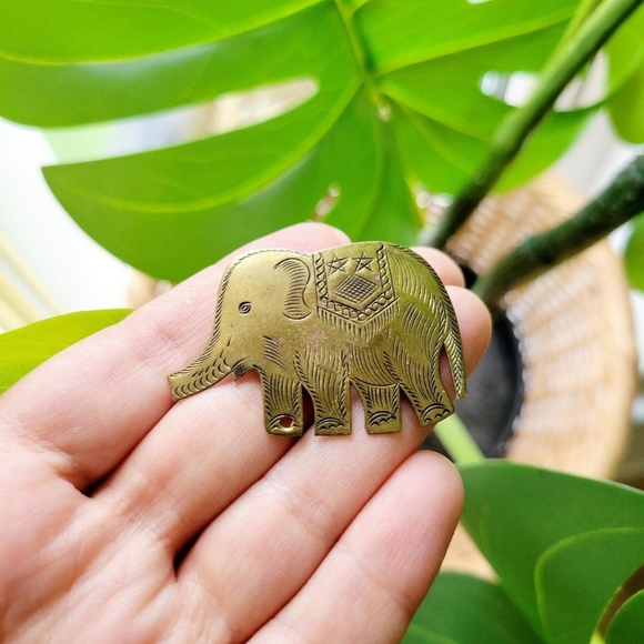 Vintage Brass Circus Elephant Boucher Brooch Pin - Picture 4 of 7